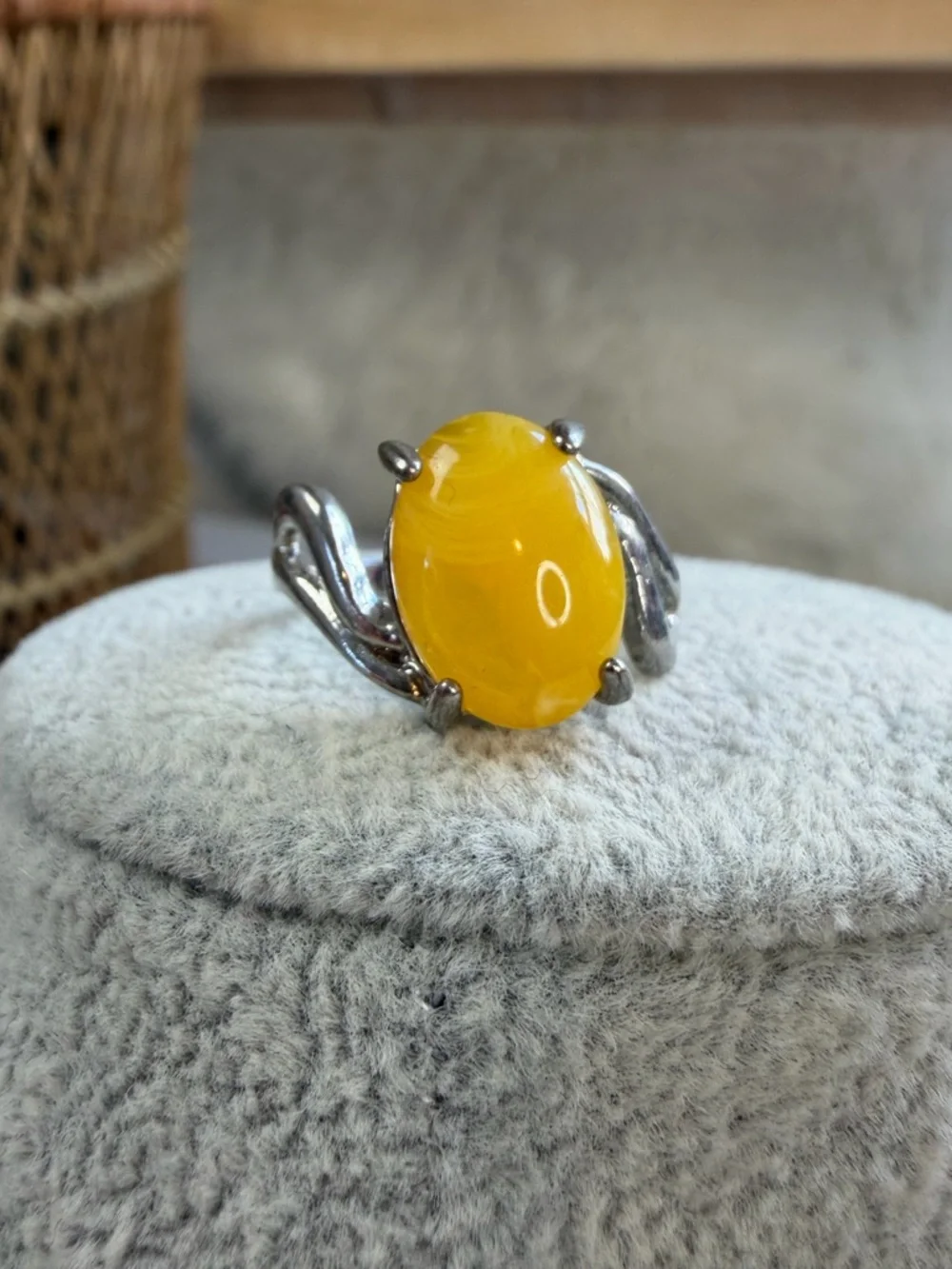 Vintage Yellow Stone Ring Silver Tone Costume Jewelry Womens Size 12 Boho whimsy - Picture 4 of 5